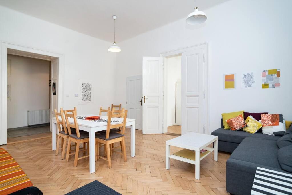 Bright, Spacious In The Historic Centre Apartment *